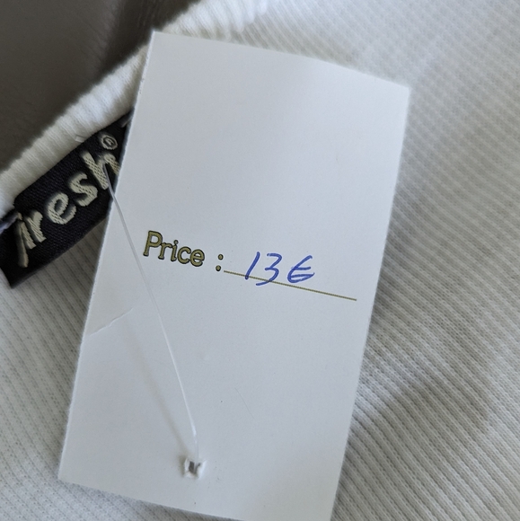 BNWT white tank top size M/L - Picture 3 of 3